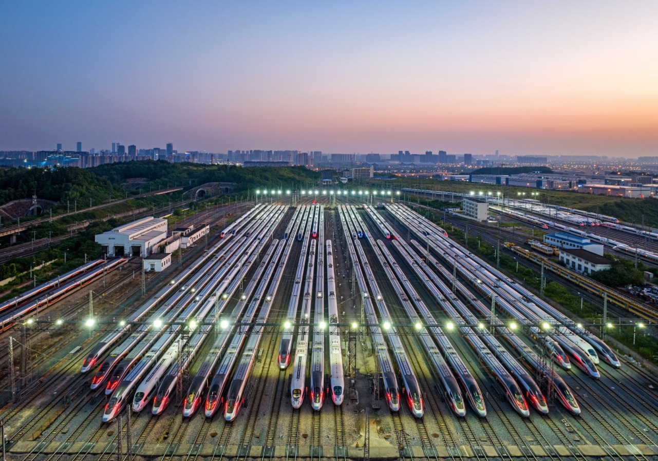 心向暖陽，步履生花